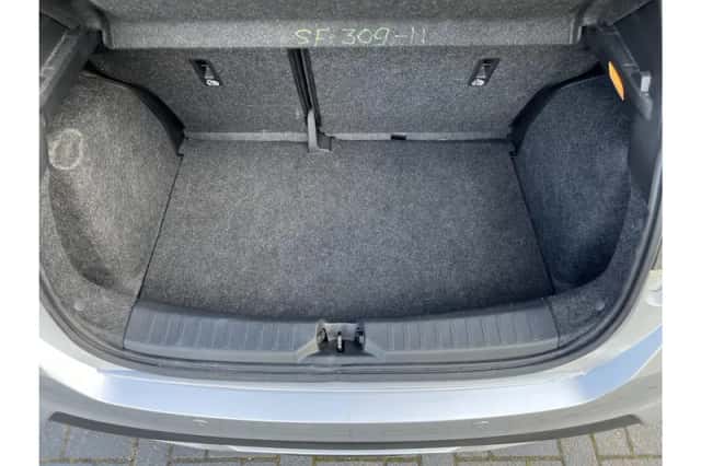 Nissan Micra (2018) thumbnail 5