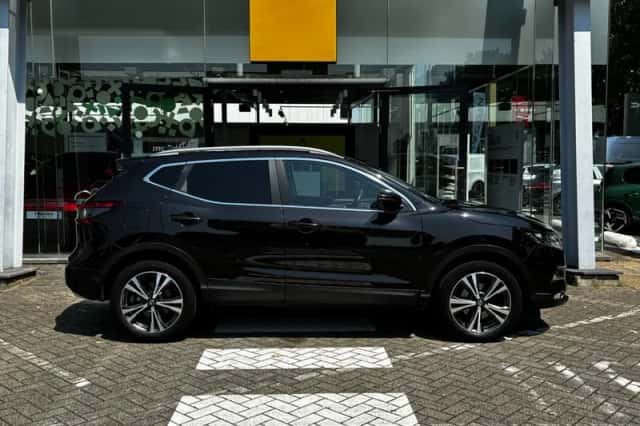 Nissan Qashqai (2019) thumbnail 3
