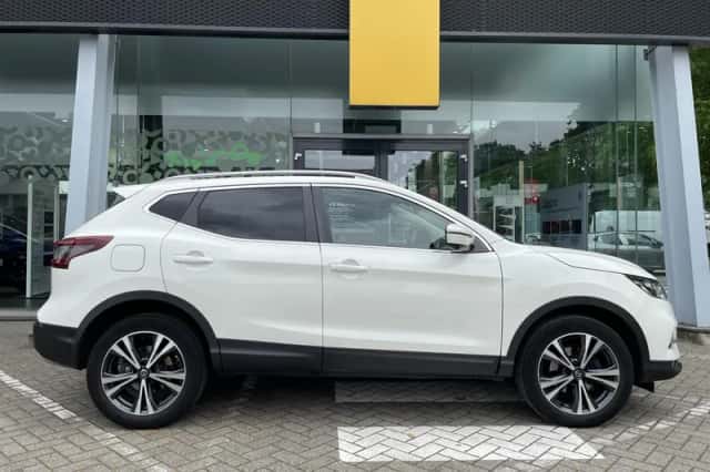 Nissan Qashqai (2021) thumbnail 3
