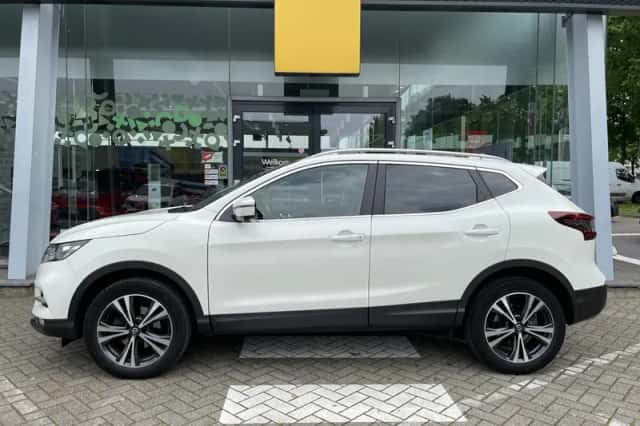 Nissan Qashqai (2021) thumbnail 4