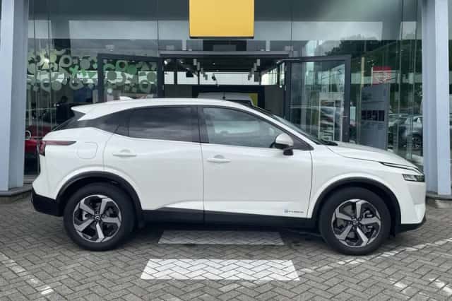 Nissan Qashqai (2024) thumbnail 3