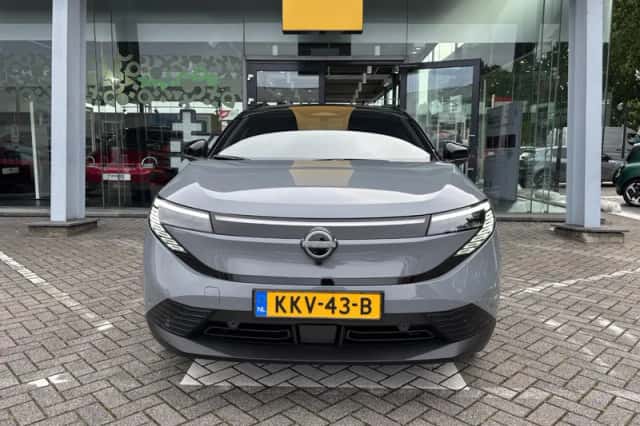 Nissan Leaf (2026) thumbnail 2