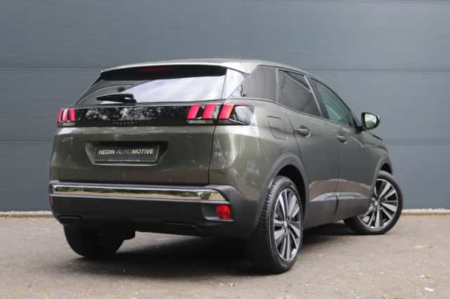 Peugeot 3008 (2018) thumbnail 2