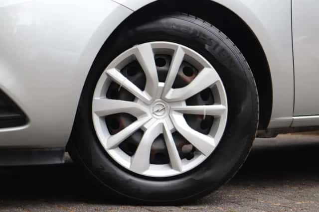 Opel Corsa (2015) thumbnail 5