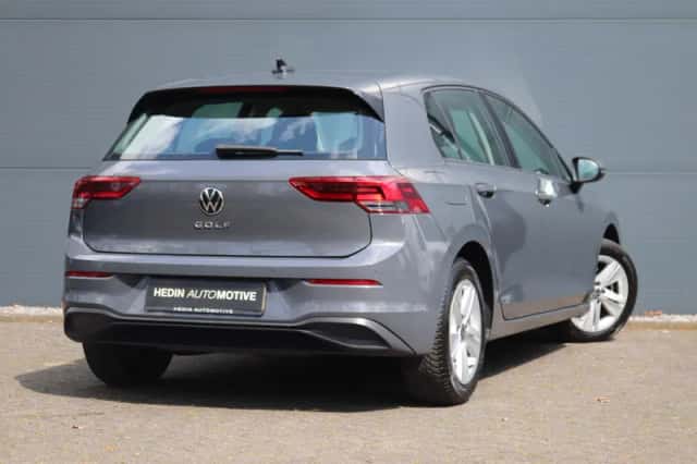 Volkswagen Golf (2021) thumbnail 2