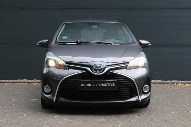 Toyota Yaris (2016) thumbnail 6