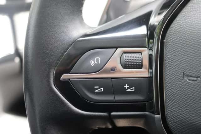 Peugeot 2008 (2020) thumbnail 16