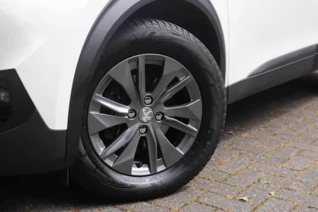 Peugeot 2008 (2020) thumbnail 4