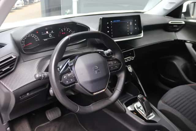 Peugeot 2008 (2020) thumbnail 8
