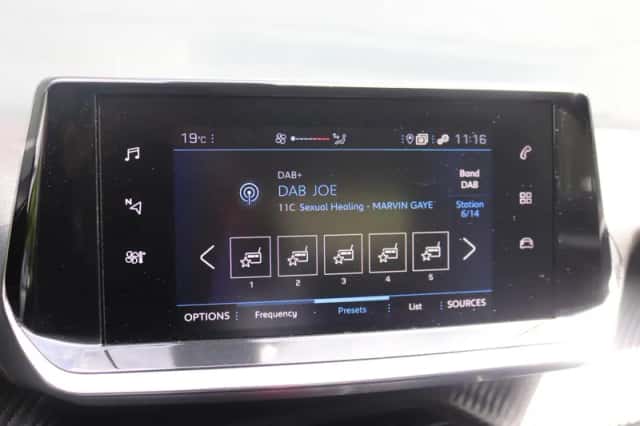 Peugeot 2008 (2020) thumbnail 10
