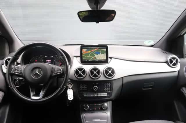 Mercedes-Benz B-Klasse (2016) thumbnail 3