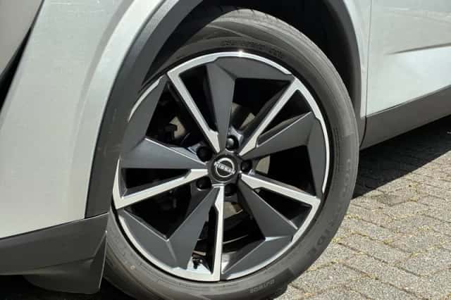 Nissan Qashqai (2023) thumbnail 5