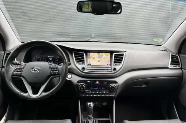 Hyundai Tucson (2016) thumbnail 3