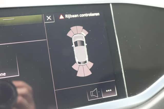 Audi Q3 (2022) thumbnail 13