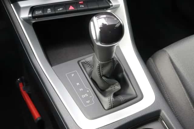 Audi Q3 (2022) thumbnail 17
