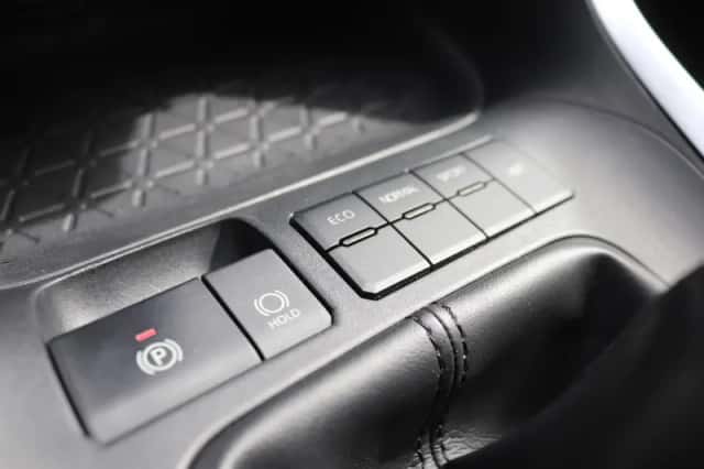 Toyota RAV4 (2019) thumbnail 10