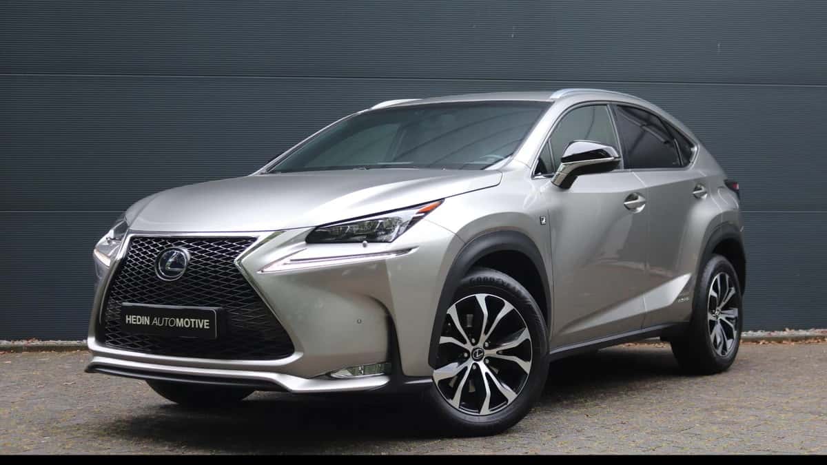 Lexus NX (2017) — foto 1
