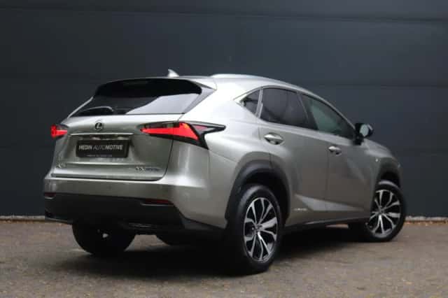 Lexus NX (2017) thumbnail 2