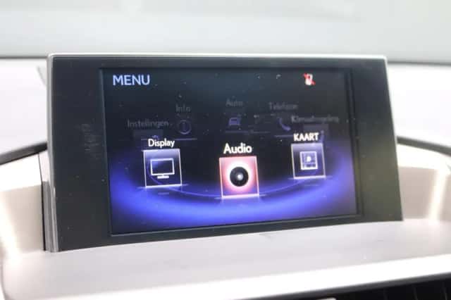 Lexus NX (2017) thumbnail 11
