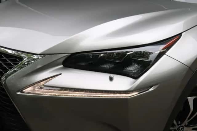 Lexus NX (2017) thumbnail 27