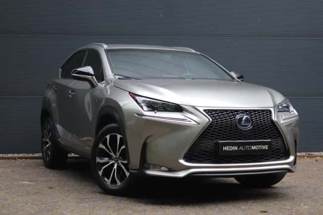 Lexus NX (2017) thumbnail 28