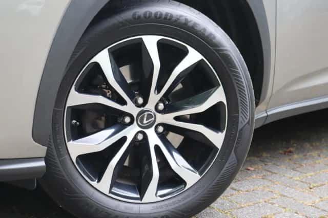 Lexus NX (2017) thumbnail 5