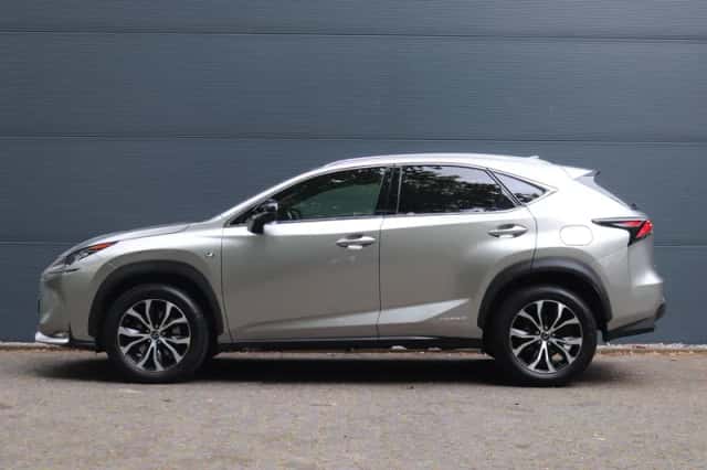 Lexus NX (2017) thumbnail 8
