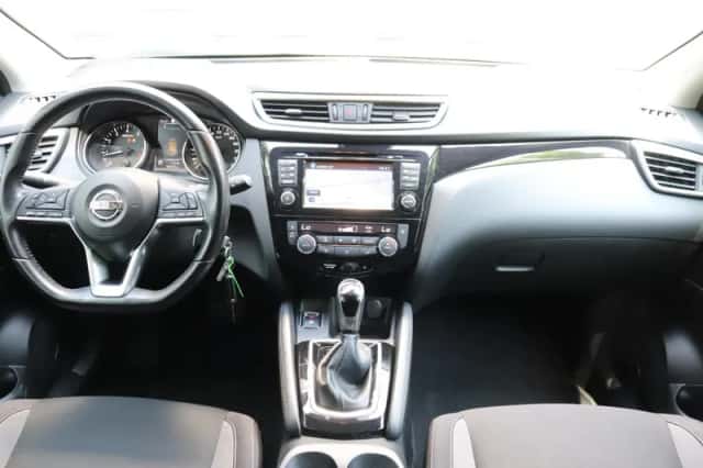 Nissan Qashqai (2018) thumbnail 3