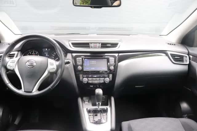 Nissan Qashqai (2017) thumbnail 3
