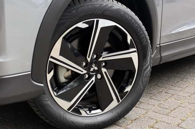 Mitsubishi Eclipse Cross (2022) thumbnail 5