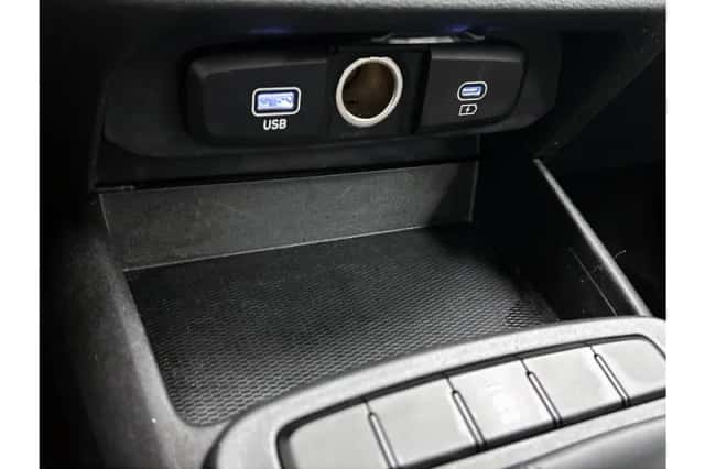 Hyundai i10 (2023) thumbnail 32