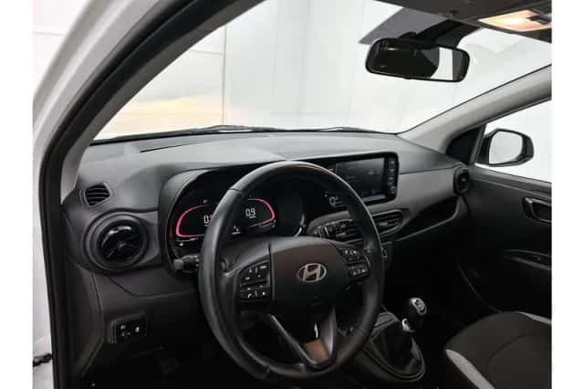 Hyundai i10 (2023) thumbnail 7
