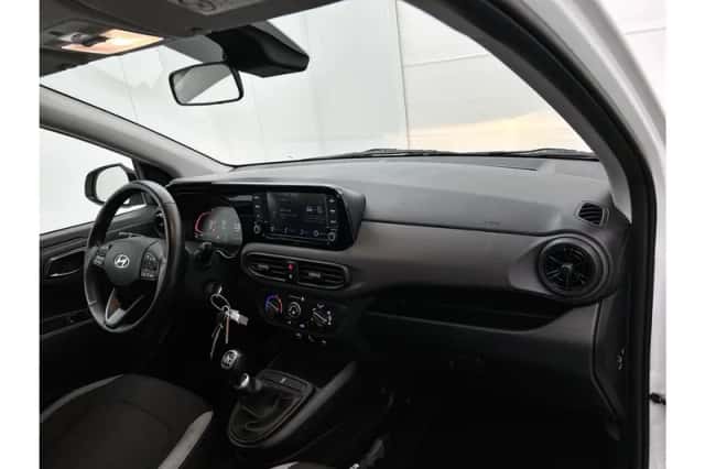 Hyundai i10 (2023) thumbnail 8