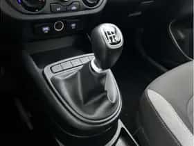 Hyundai i10 (2023) thumbnail 9