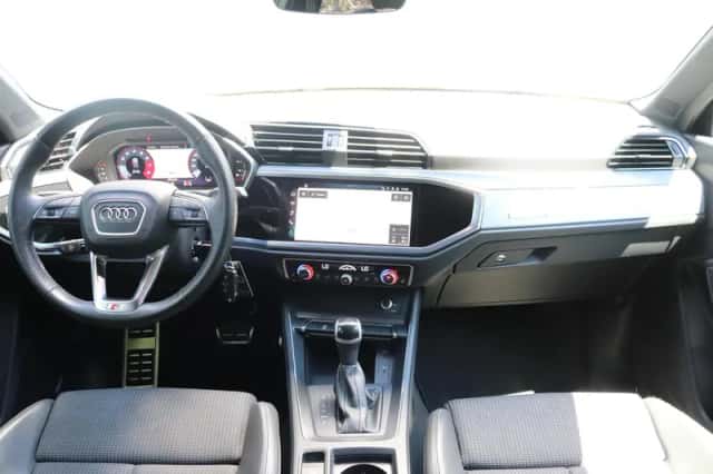 Audi Q3 (2023) thumbnail 3