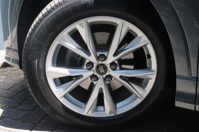 Audi Q3 (2023) thumbnail 5