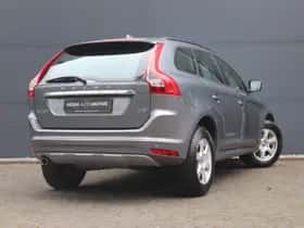 Volvo XC60 (2017) thumbnail 2