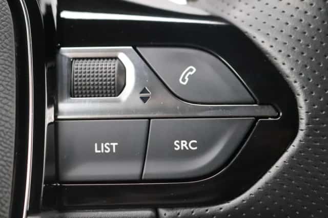 Peugeot 2008 (2020) thumbnail 20