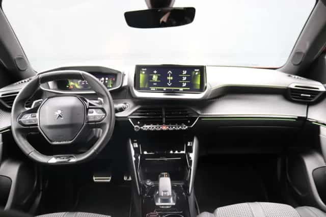 Peugeot 2008 (2020) thumbnail 3