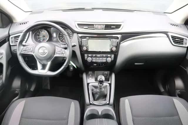Nissan Qashqai (2021) thumbnail 3