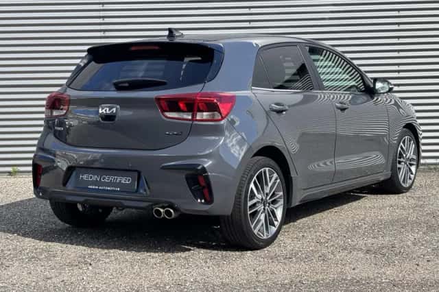 Kia Rio (2023) thumbnail 2