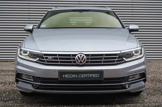 Volkswagen Passat (2019) thumbnail 2