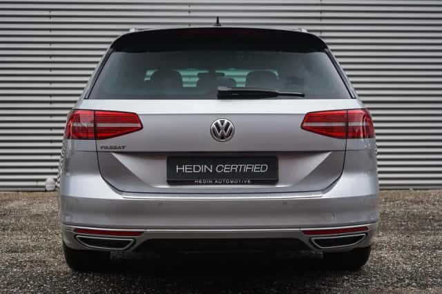 Volkswagen Passat (2019) thumbnail 5