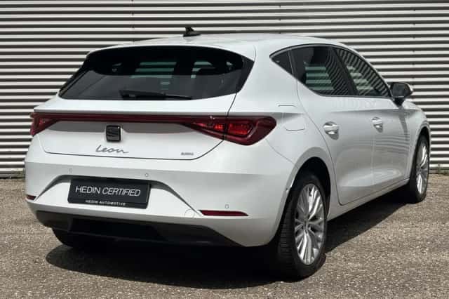 SEAT Leon (2021) thumbnail 2