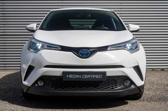Toyota C-HR (2019) thumbnail 2
