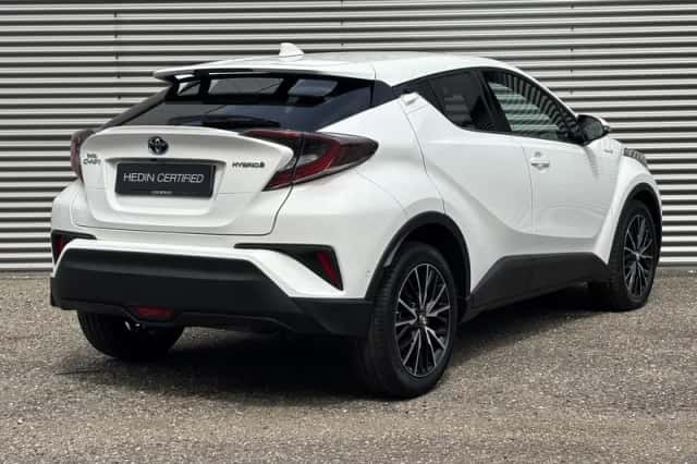 Toyota C-HR (2019) thumbnail 2