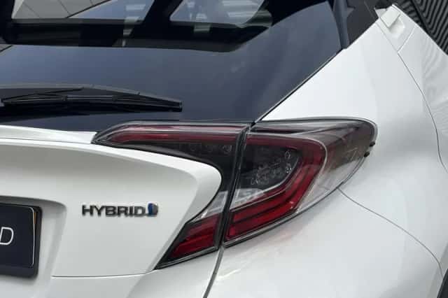 Toyota C-HR (2019) thumbnail 9