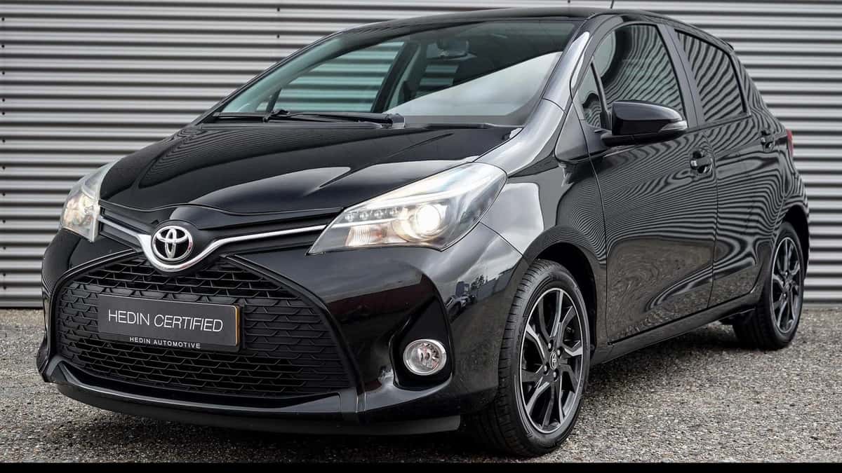 Toyota Yaris (2015) — foto 1