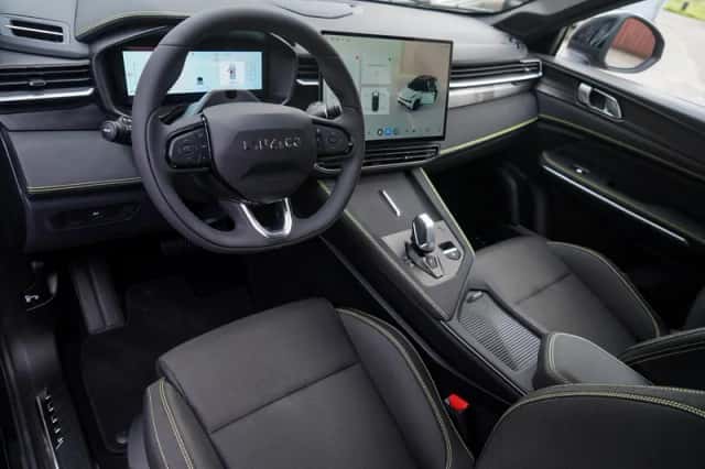 Lynk & Co 01 (2026) thumbnail 11