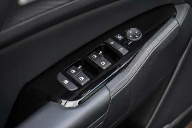 Kia Sportage (2023) thumbnail 15